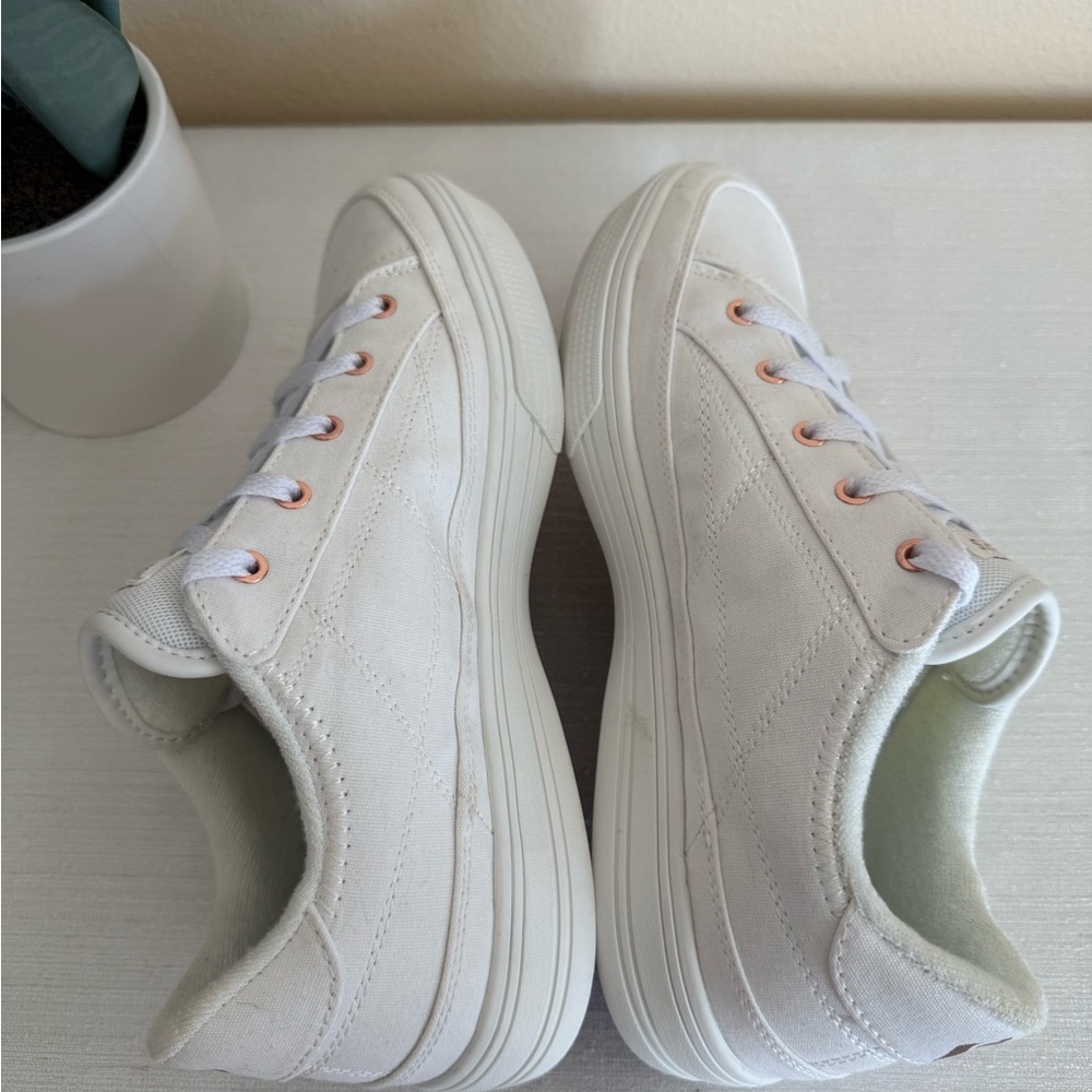 Skechers ArchFit White Canvas w/Copper Details Wide Casual Platform Sneakers - Picture 10 of 13